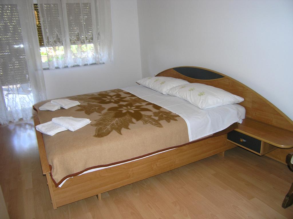 Apartment Julija Krk Town Esterno foto