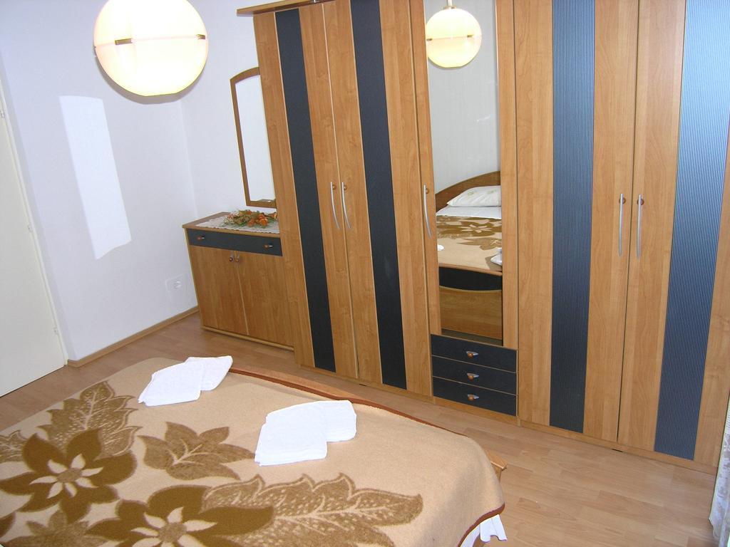 Apartment Julija Krk Town Esterno foto