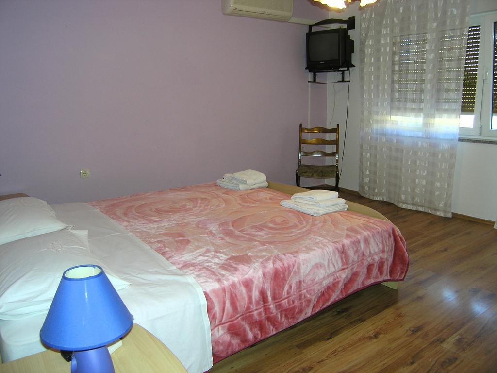 Apartment Julija Krk Town Esterno foto
